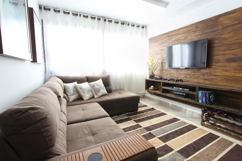 a cozy lounge room in a sober living house, sober living house, sober living houses near me, sober living transitional house